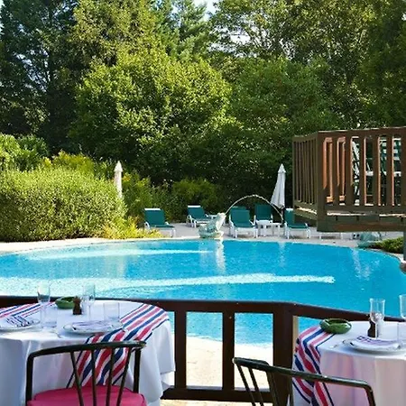 Hotel Hôtellerie Du Bas-bréau 4*