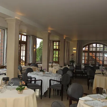 Hôtellerie Du Bas-bréau 4*