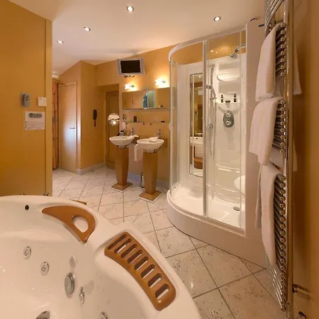 Hôtellerie Du Bas-bréau Hotel 4*