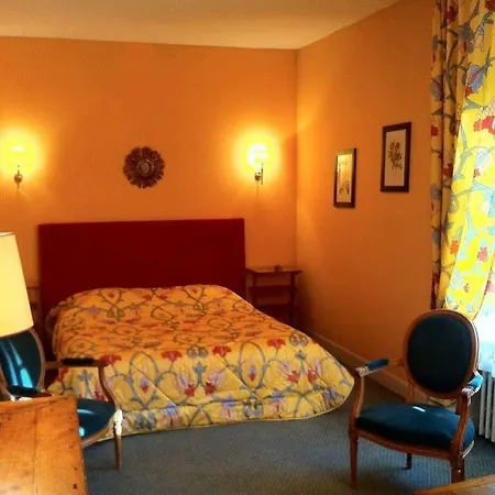 Hotel Hôtellerie Du Bas-bréau 4*
